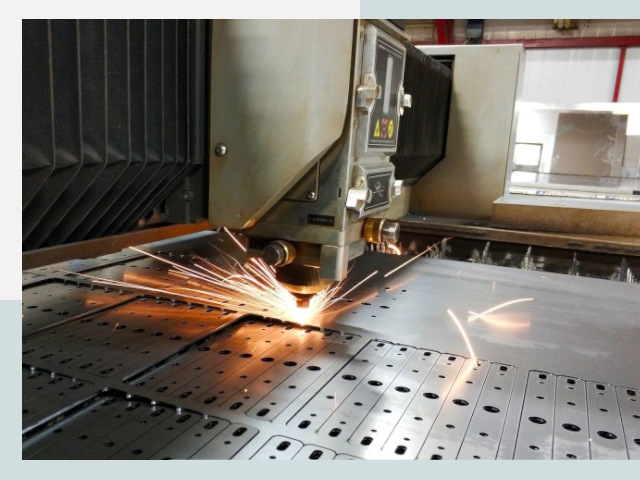 Лазерная резка металла в Кингисеппе от 623 руб.